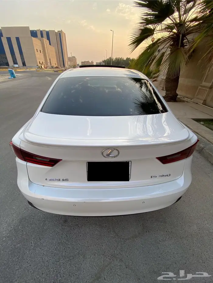للبيع لكزس is350 2015 سعودي 4