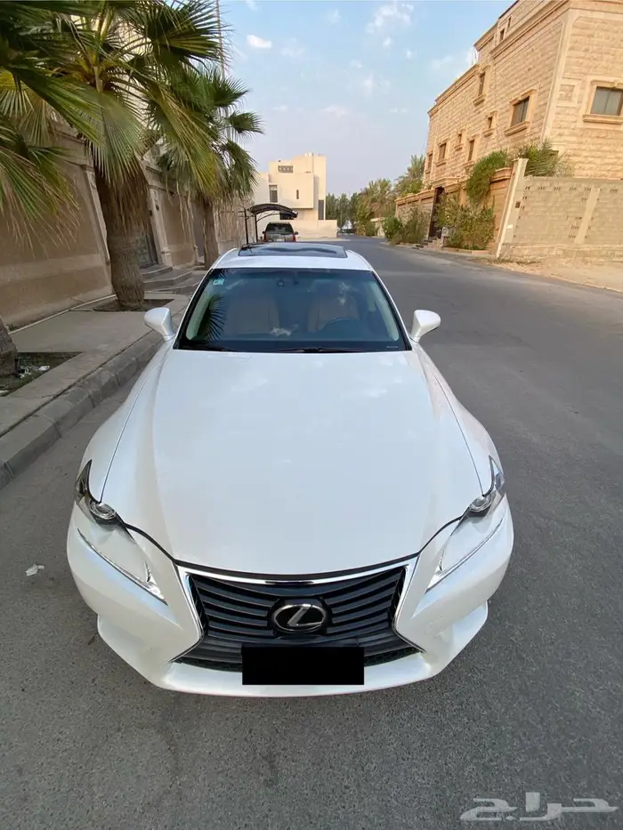 للبيع لكزس is350 2015 سعودي 2