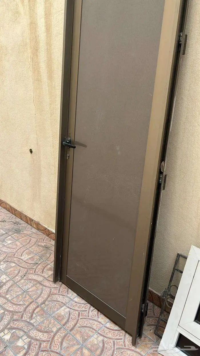 للبيع باب المنيوم ونافده 1