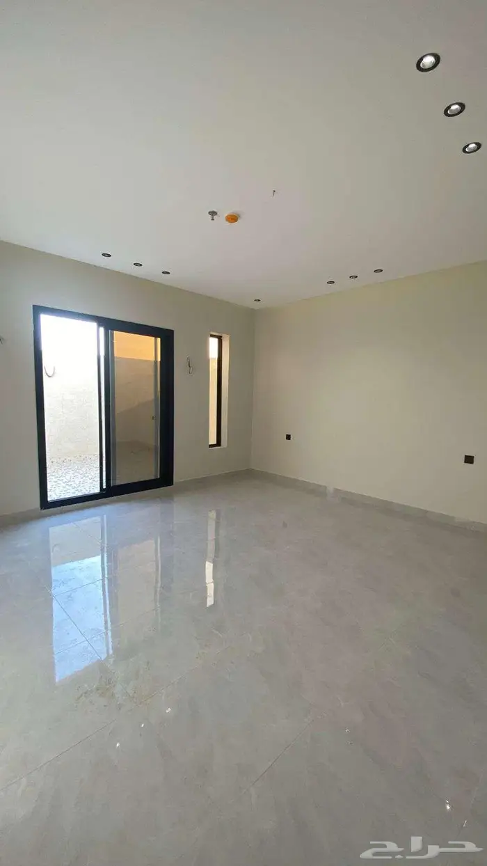 شقق وملحق للبيع بالقيم ب525 الف للشقق و 850 الف للملحق 0
