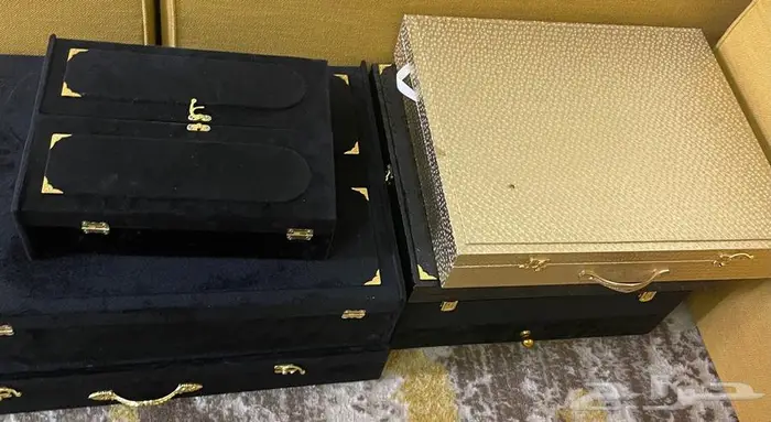 مجموعة من بوكسات الهدايا و الدروع 2