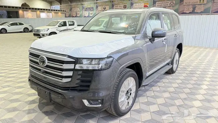 لاند كروزر GXR-L4بنزين رمادي 2025 2