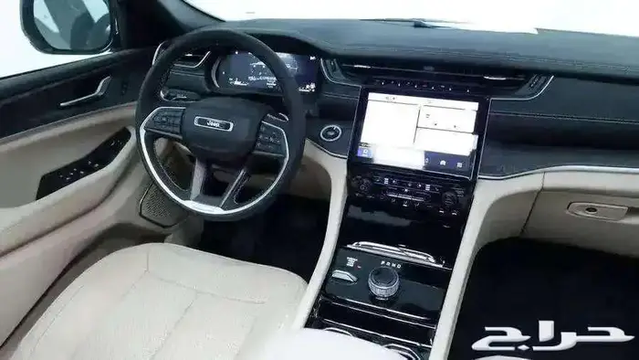 جراند شروكي جيب 7 راكب 2023 لمتيد 4
