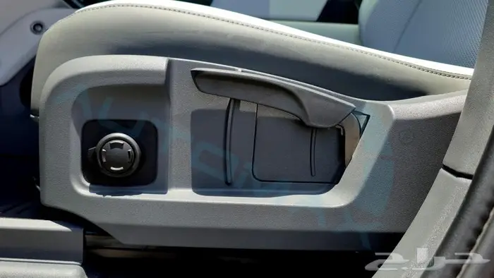 لاند روفر ديفندر110 S P300خليجي اصفار ضمان وصيانة عند الوكيل 31