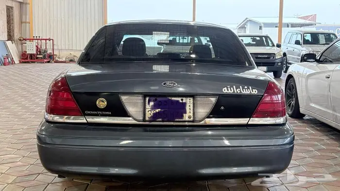 فورد فكتوريا 2010 1
