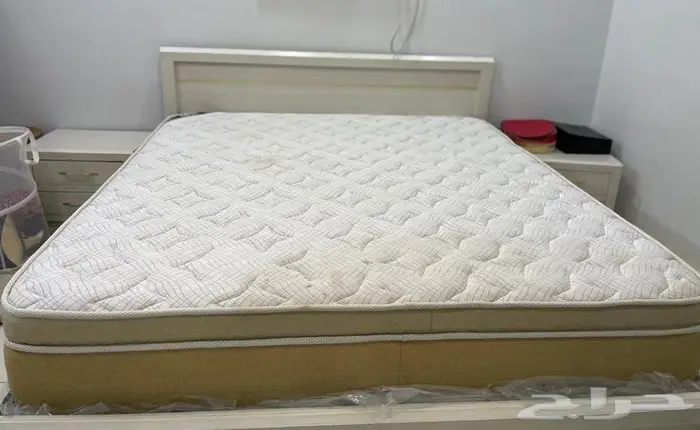 مرتبه كرسي نوم وطاوله طعام خشبية 0