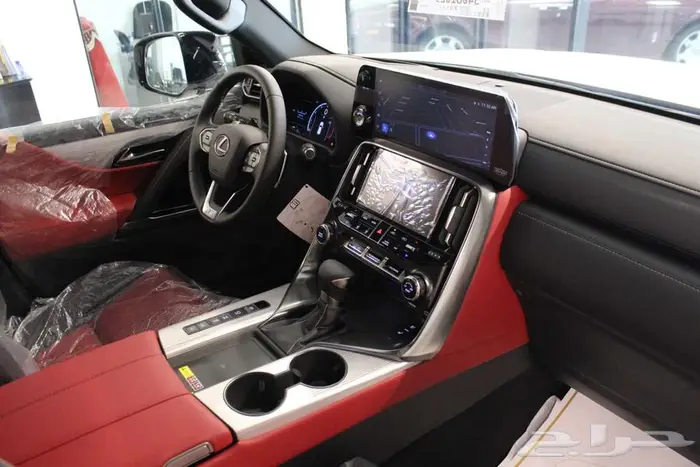 لكزس LX600 F-sport 2025 10