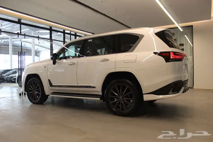 لكزس LX600 F-sport 2025 3