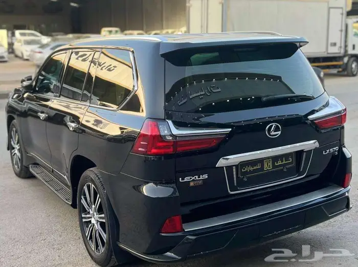 لكزس LX570 موديل 2021 - معرض خلف للسيارات 10