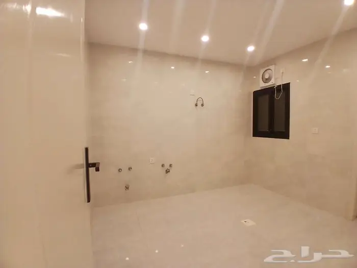 شقة 6غرف جديدة على شارع تجاري ب 580 ألف 16