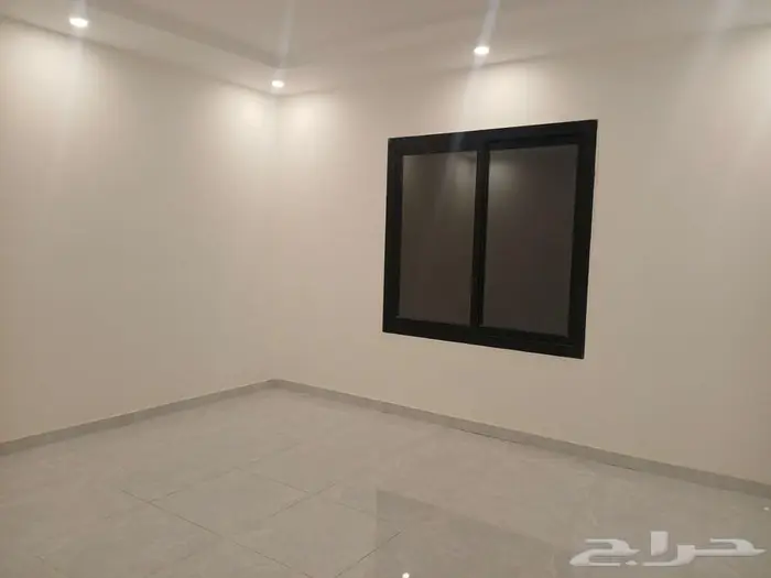 شقة 6غرف جديدة على شارع تجاري ب 580 ألف 6
