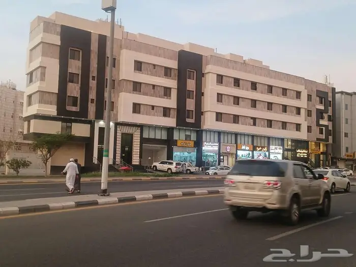 شقة 6غرف جديدة على شارع تجاري ب 580 ألف 0