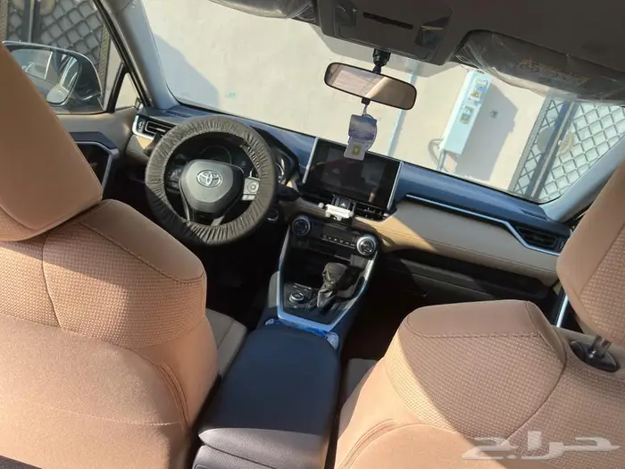 راف فور موديل 2025 هايبرد دفع رباعي لون رصاصي 6