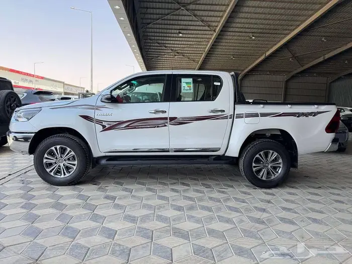 هيلوكس بنزين توماتيك 2.7 دبل S-GLX 2025 1