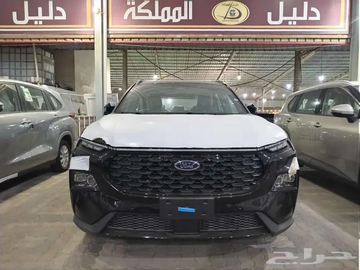 فورد تيرتورى 2025 تيتانيوم بلاك اديشن سعودى 3