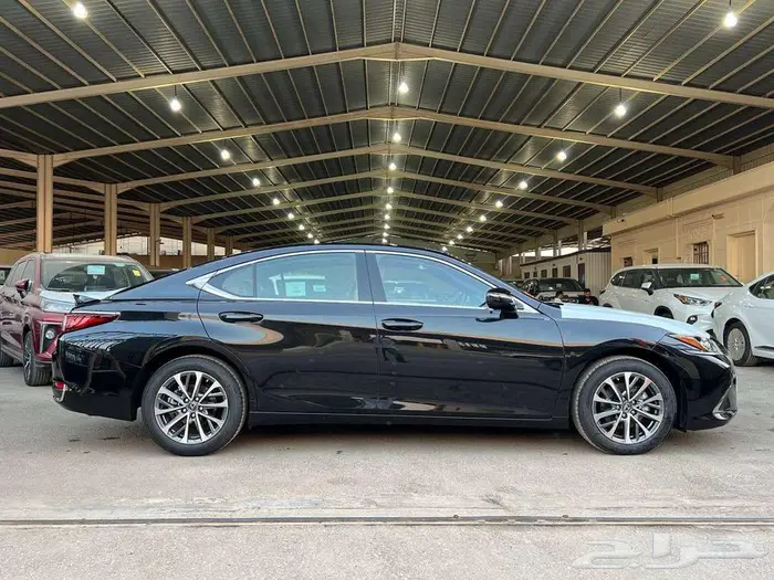 لكزس ES300AH 2025 هايبرد كاش واقساط ودفعتين 5