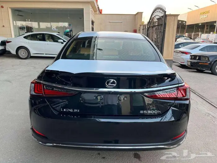 لكزس ES300AH 2025 هايبرد كاش واقساط ودفعتين 4