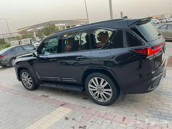 لكزس LX-600 VIP سعودي 2023 بلاك ادشن 12