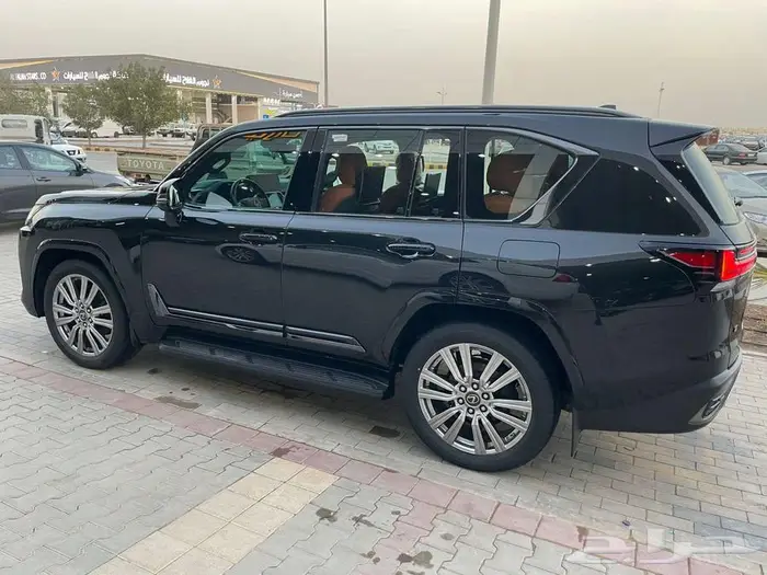 لكزس LX-600 VIP سعودي 2023 بلاك ادشن 5