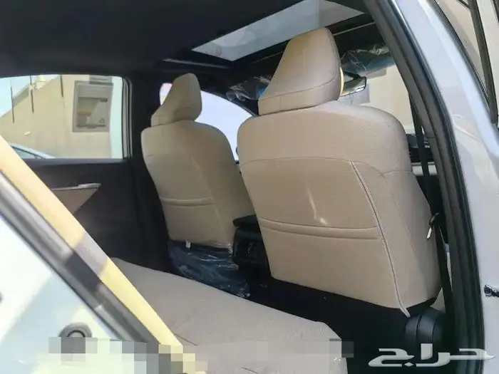 كامرى هايبرد E بلس 2025 4
