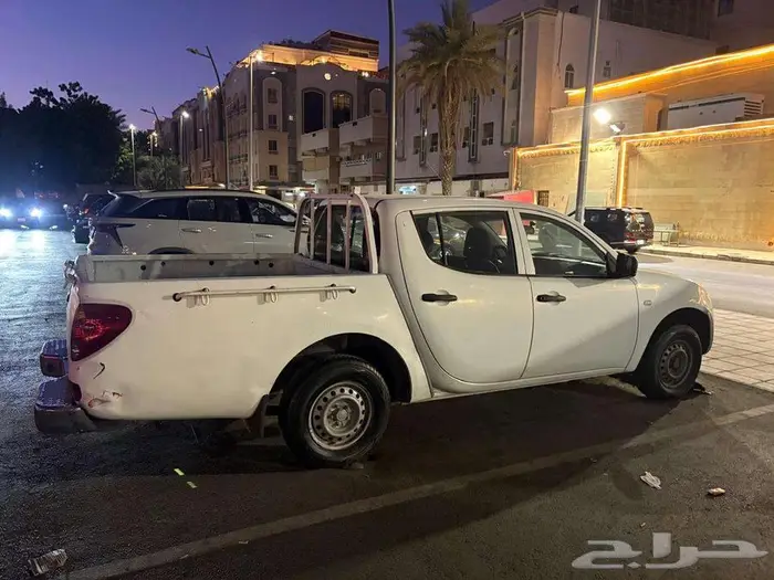 وانيت متسوبيشي غمارتين 1