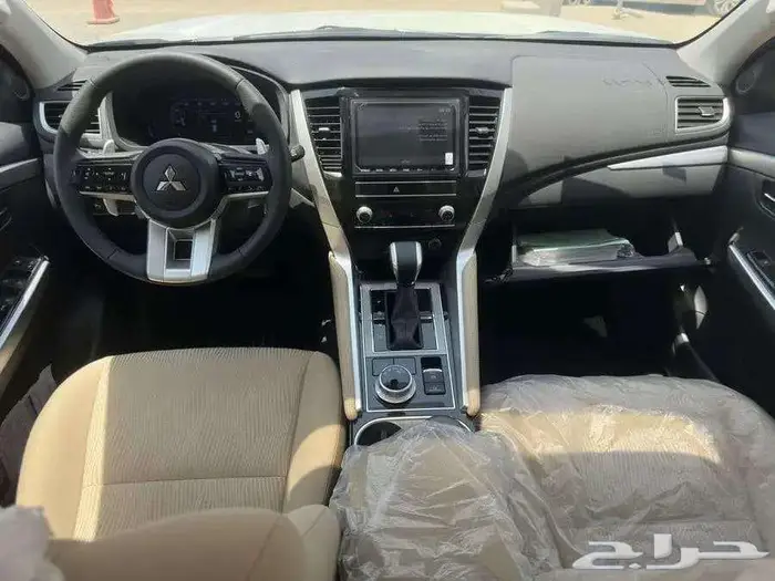 ميتسوبيشي مونتيرو 2025 4