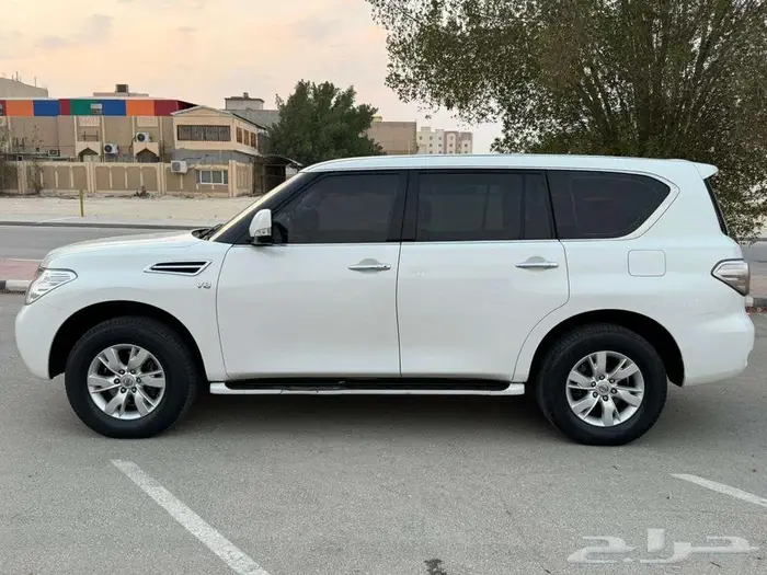 جيب باترول 320SE مديل 2012 بحاله ممتازه 3