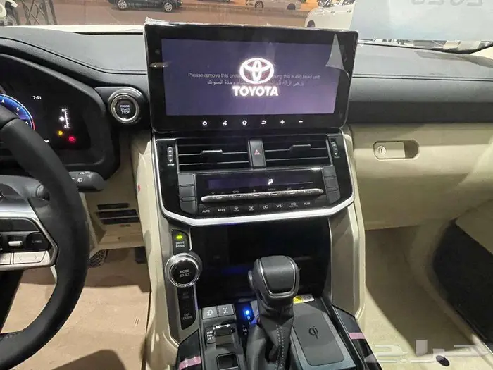 تويوتا جي اكس ار L3 2025 ابيض بنزين سعودي رادار 12