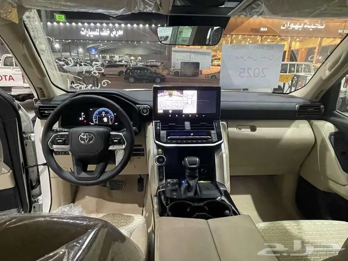 تويوتا جي اكس ار L3 2025 ابيض بنزين سعودي رادار 8