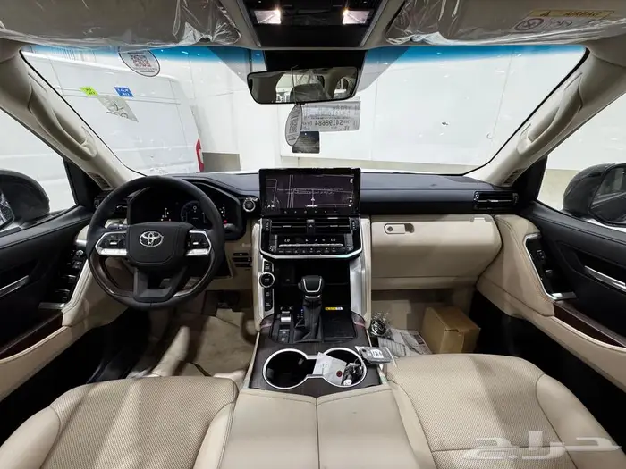 لاندكروزر GXR L4 3.5 بنزين موديل 2025 2
