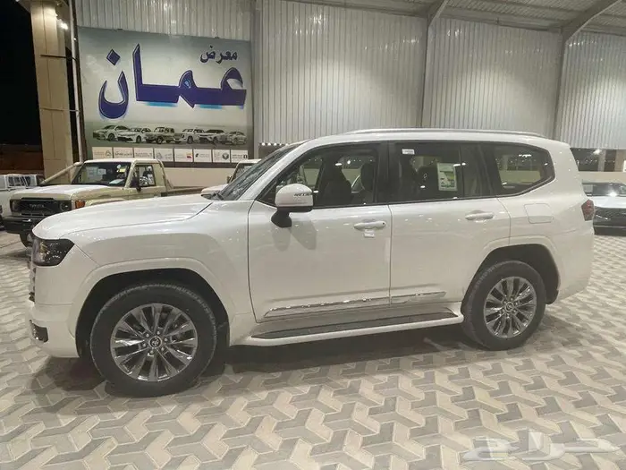 تويوتا جي اكس ار L3 2025 ابيض بنزين سعودي رادار 5
