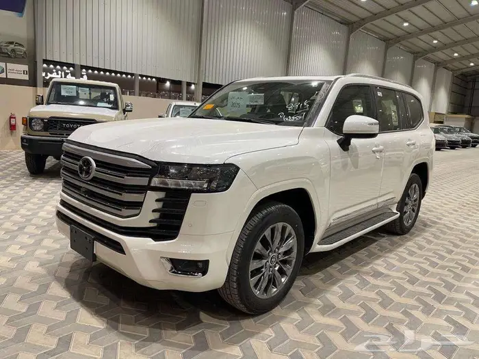تويوتا جي اكس ار L3 2025 ابيض بنزين سعودي رادار 1