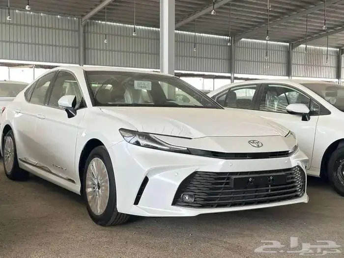 تويوتا كامري 2025 LE نص فل بنزين وهايبرد بانوراما 1