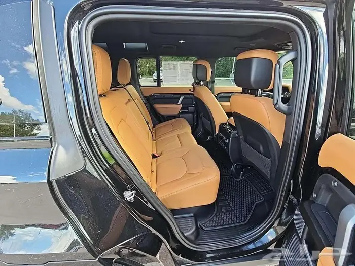 ديفندر 110 V8 فل مواصفات داخليه جملي 2024 اسود مميز 8