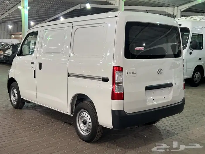 تويوتا فان لايت اس بضاعة موديل 2025 بالنقد والتقسيط 2