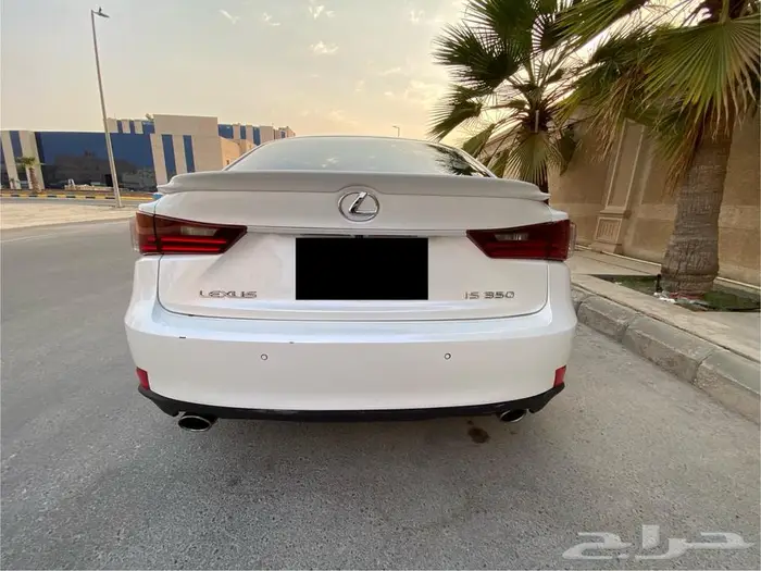 للبيع لكزس is350 2015 سعودي 3