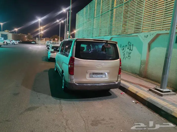 باص هونداي H1 قير عادي بنزين 2