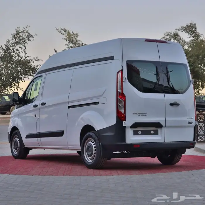 فورد ترانزيت بضاعه سقف عادي 2023 6