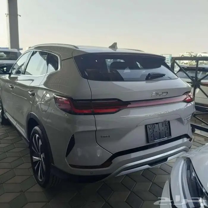 بي واي دي 2025   دفع امامي 8