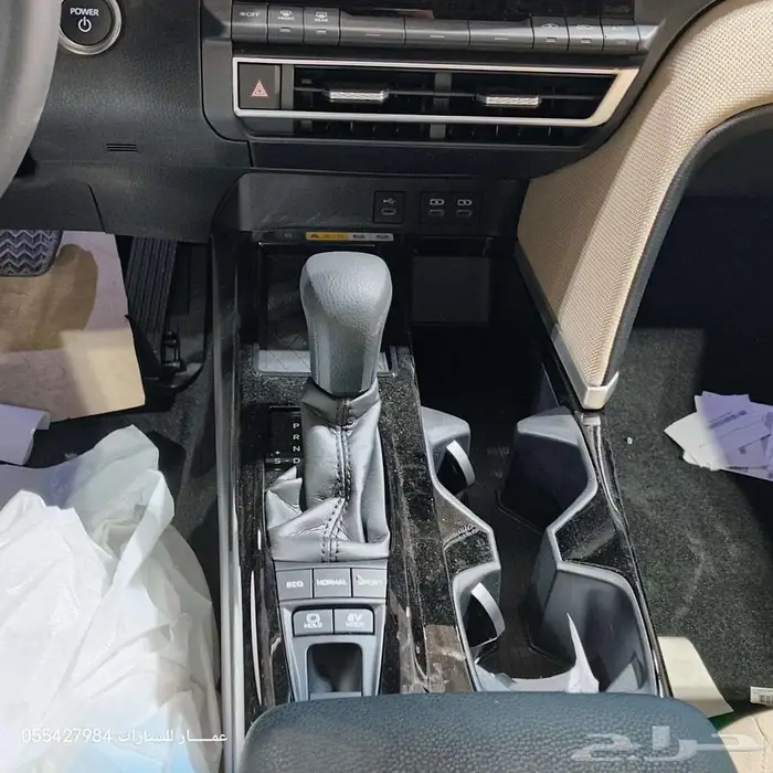 تويوتا كامري Eبلس لوحات 2025 12