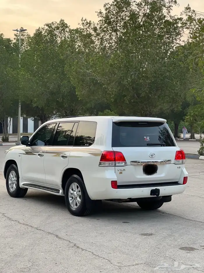 لاند كروزر vxr 2009 للي يدور النظيف بدي وكاله 4