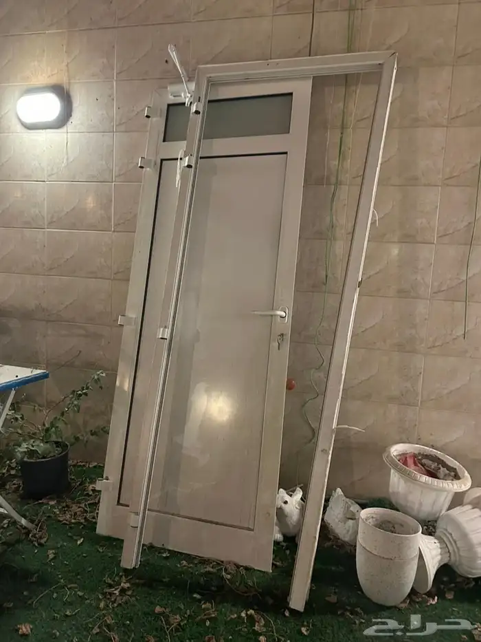ابواب ونوافذ وباب كراج أثاث مستعمل بحالة جيدة جدا 3