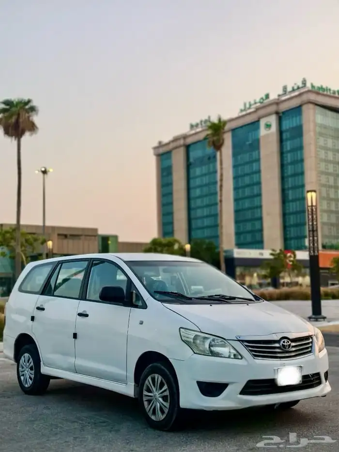 تايوتا اينوفا 2014 1