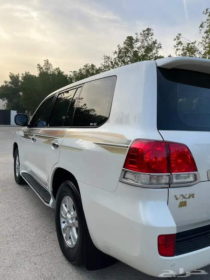 لاند كروزر vxr 2009 للي يدور النظيف بدي وكاله 12
