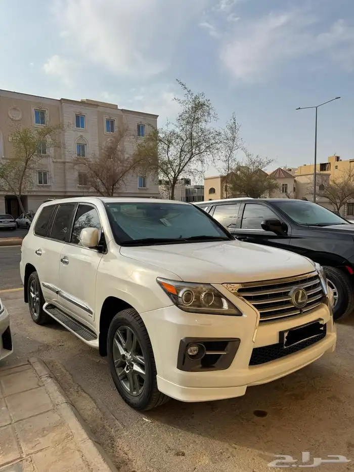 جيب لكزس LX570 2012 نظيف 1