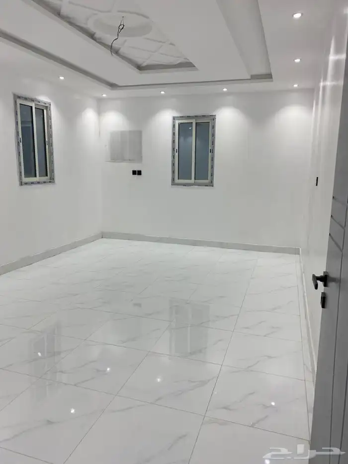 شقق 4 غرف جديده للايجار الحلقه الشرقيه فرش الروقي 1