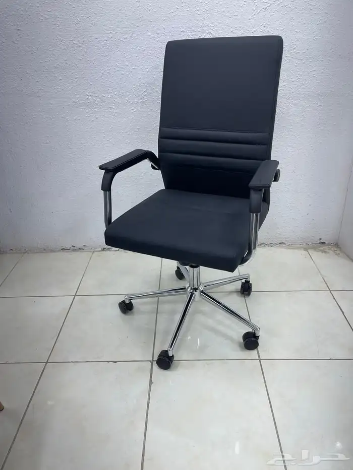مكاتب دولاب طقم كراسي جلد فخم 0  5  7  3  4  5  0  9  4  6 40