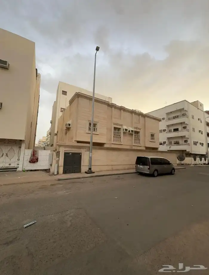 للبيع عماره في العوالي 6