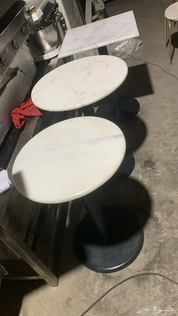 معدات مطعم وكفي شبه جديدة 1