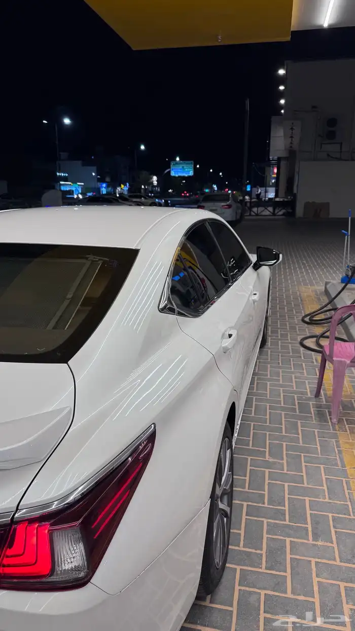 ES 300H 2019 لكزس 3
